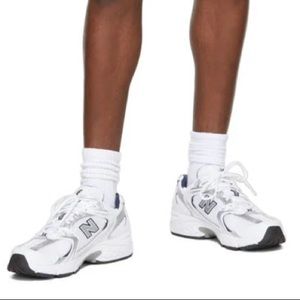 NEW BALANCE White & Navy 530 Sneakers US 8.5 EU 42